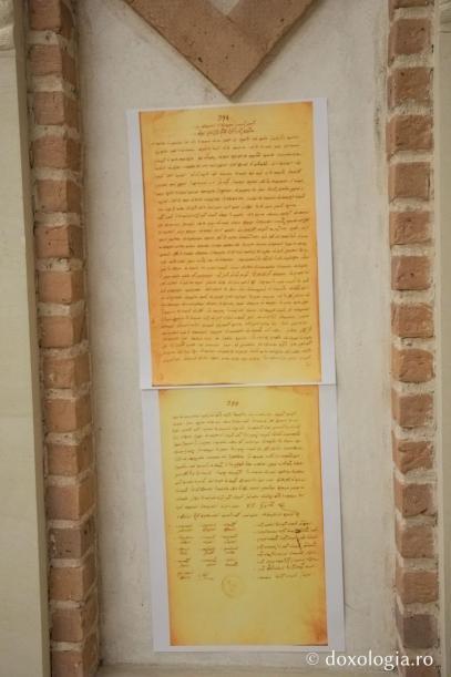 Scrisoarea sinodală si patriarhală prin care se dăruiesc moaştele Sfintei Parascheva lui Ioan Vasile Voievod (fotocopie după original) / Foto: pr. Silviu Cluci
